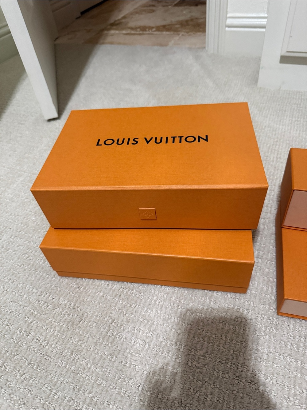 Louis Vuitton box, non smoking, non pet home. Set of 5. - Picture 3 of 8